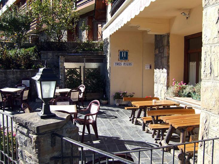 Tres Picos Hotel Eriste Exterior foto